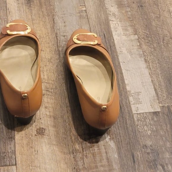 Bandolino Women's BD Jobey Brown Leather Wedge with Gold Buckle Strap Size 10M - Picture 7 of 14